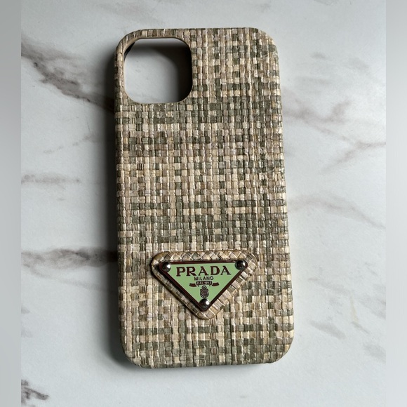 iPhone 13/14 case - Picture 1 of 2